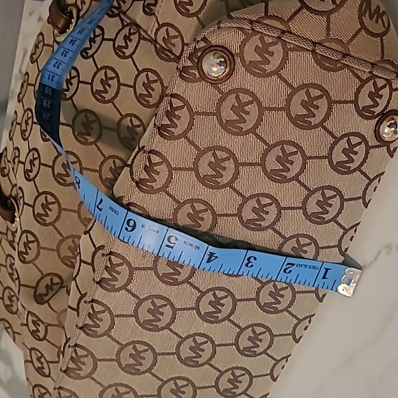 Michael Kors East West Monogram Travel Tote Bag Tan Brown Gold Hardware CarryAll - Picture 15 of 16